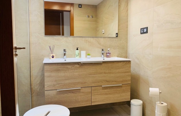 Resale - Villa - El Raso