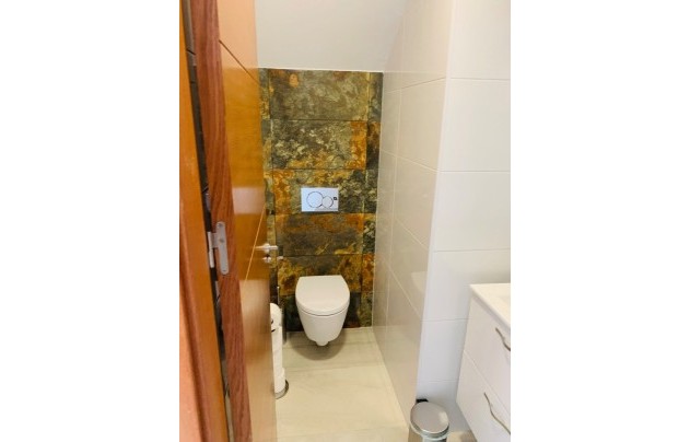 Resale - Villa - El Raso