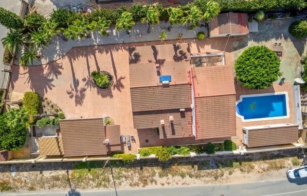 Resale - Villa - Elche