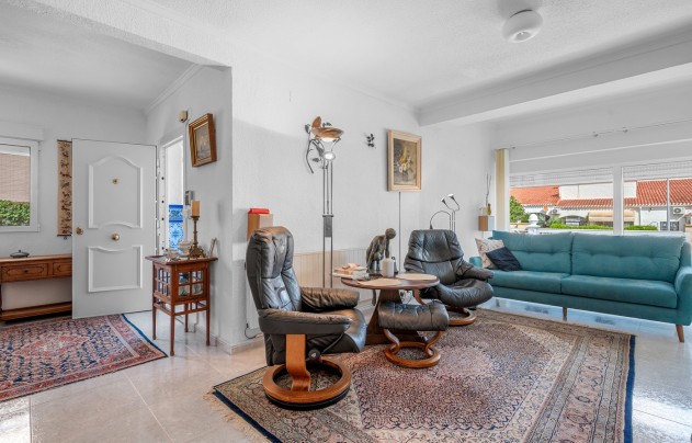 Resale - Villa - Orihuela Costa - Punta Prima