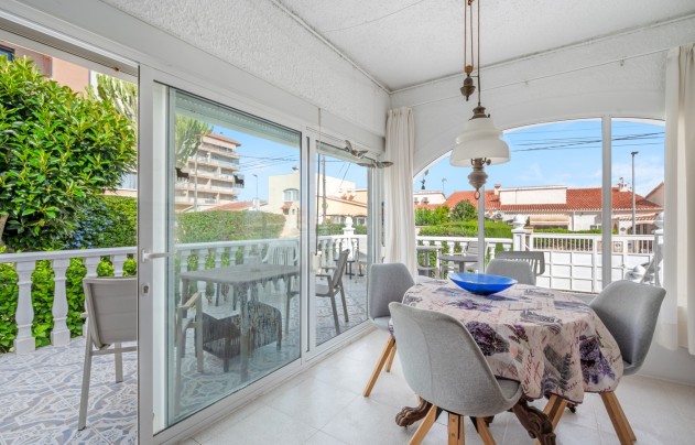 Resale - Villa - Orihuela Costa - Punta Prima