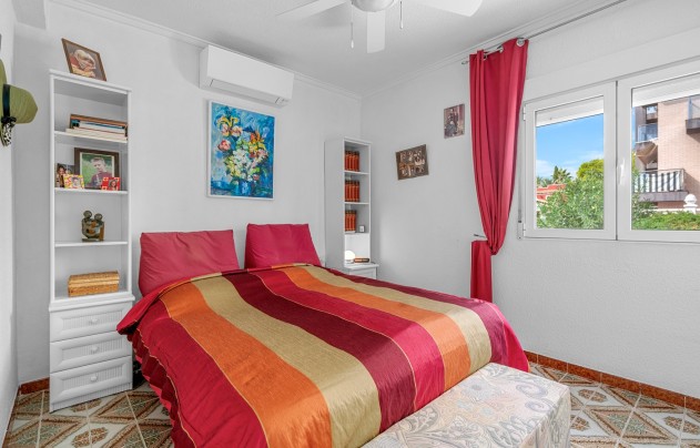 Resale - Villa - Orihuela Costa - Punta Prima