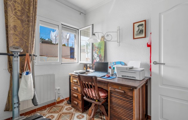 Resale - Villa - Orihuela Costa - Punta Prima