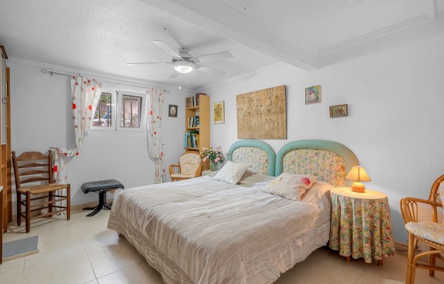 Resale - Villa - Orihuela Costa - Punta Prima