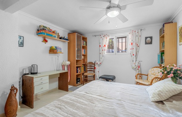 Resale - Villa - Orihuela Costa - Punta Prima