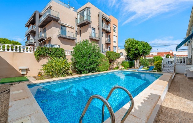 Resale - Villa - Orihuela Costa - Punta Prima