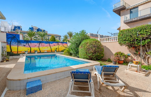 Resale - Villa - Orihuela Costa - Punta Prima