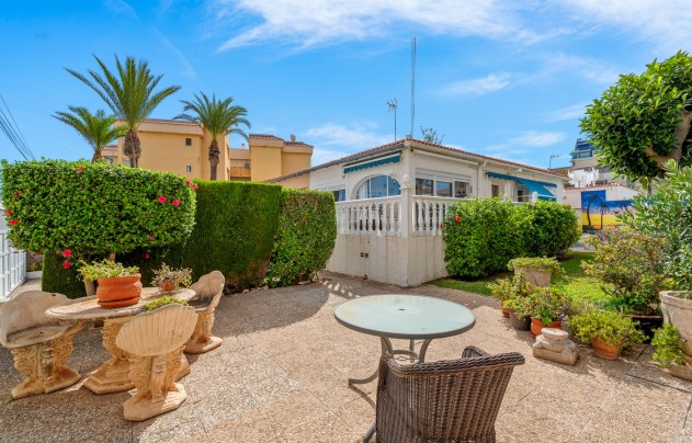 Resale - Villa - Orihuela Costa - Punta Prima