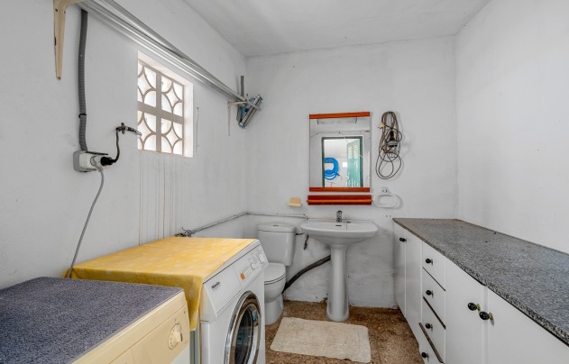 Resale - Villa - Orihuela Costa - Punta Prima