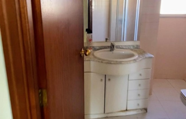 Resale - Apartment - Benidorm - 1ª Linea