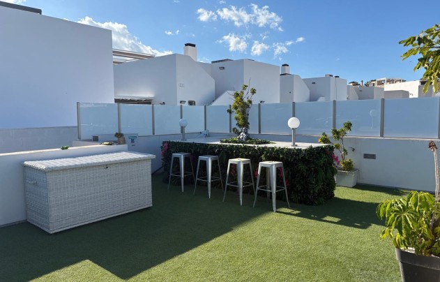 Resale - Villa - Orihuela Costa - Villamartín