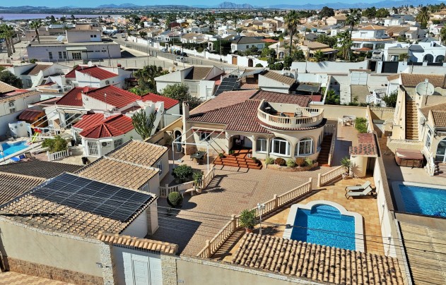 Resale - Villa - Torrevieja - La Siesta