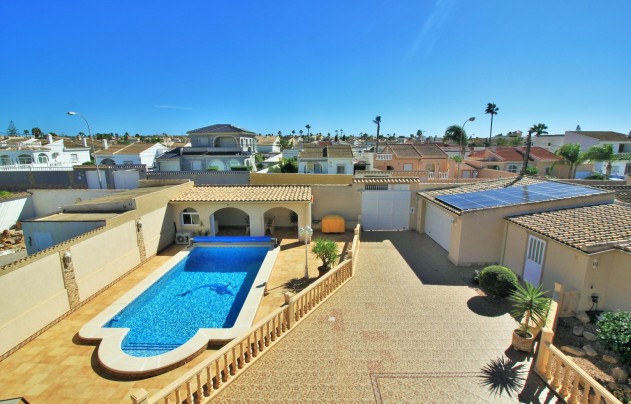 Resale - Villa - Torrevieja - La Siesta