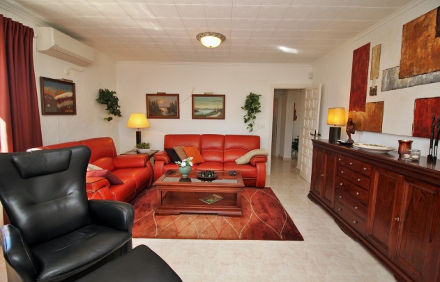 Resale - Villa - Torrevieja - La Siesta