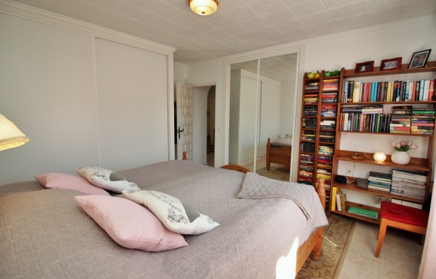 Resale - Villa - Torrevieja - La Siesta