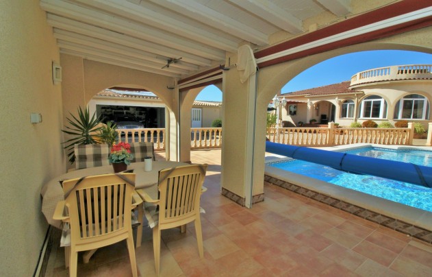 Resale - Villa - Torrevieja - La Siesta
