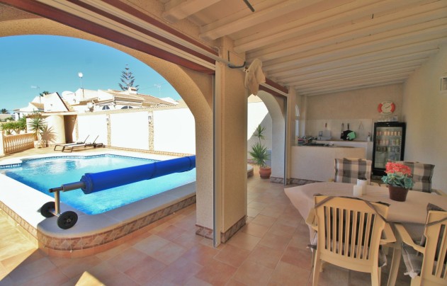 Resale - Villa - Torrevieja - La Siesta