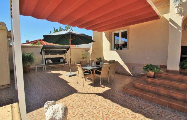 Resale - Villa - Torrevieja - La Siesta