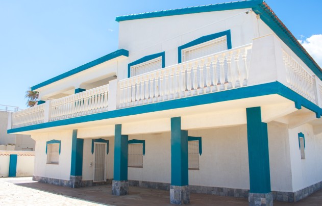 Resale - Villa - La Manga del Mar Menor