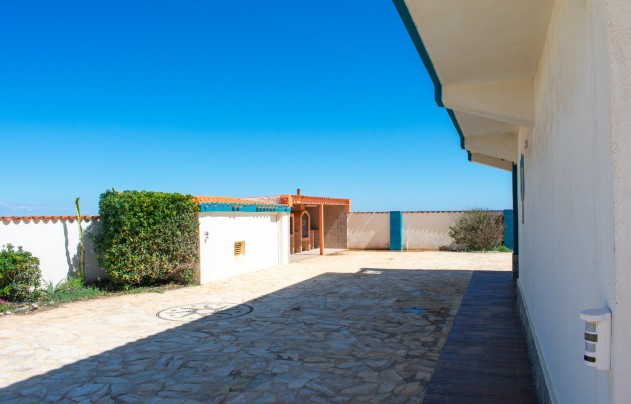 Resale - Villa - La Manga del Mar Menor