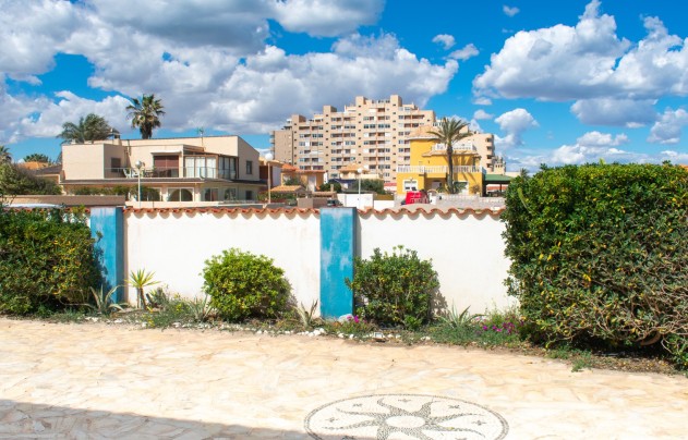 Resale - Villa - La Manga del Mar Menor