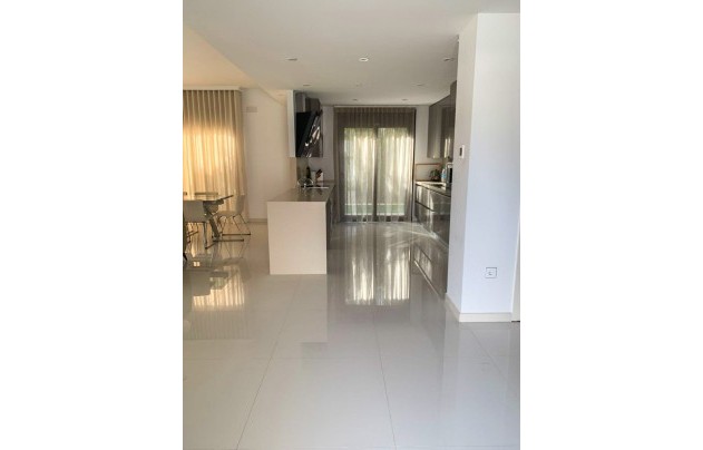 Herverkoop - Villa - Orihuela Costa - Campoamor