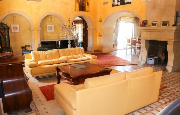 Herverkoop - Villa - Los Urrutias