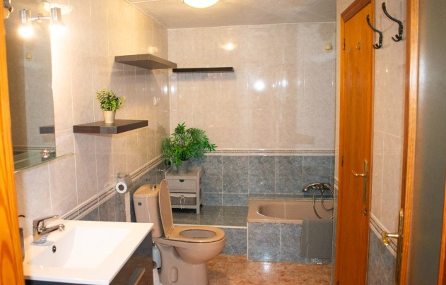 Herverkoop - Villa - Torrevieja