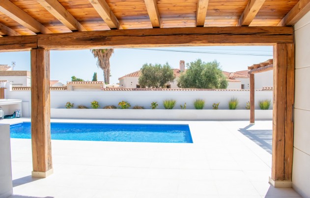 Resale - Villa - Torrevieja - Torreta