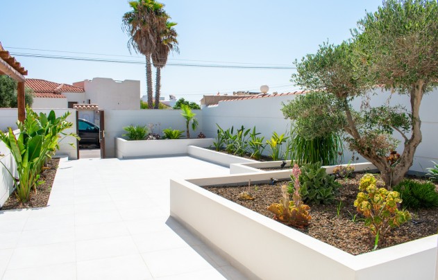 Resale - Villa - Torrevieja - Torreta
