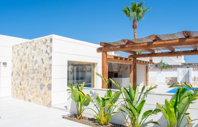 Resale - Villa - Torrevieja - Torreta