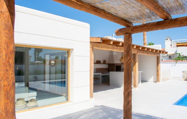 Resale - Villa - Torrevieja - Torreta