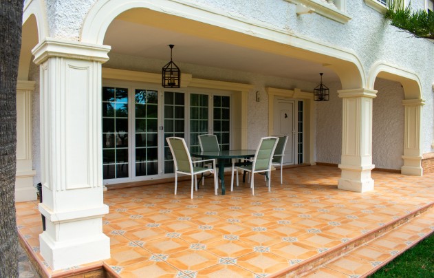 Reventa - Villa - Orihuela Costa - MUY CERCA DE LA PLAYA