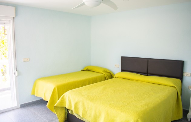 Reventa - Villa - Orihuela Costa - MUY CERCA DE LA PLAYA