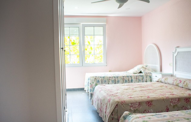 Reventa - Villa - Orihuela Costa - MUY CERCA DE LA PLAYA