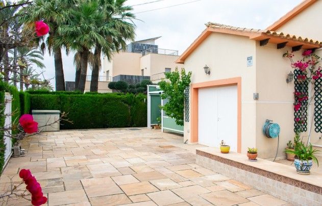 Reventa - Villa - Orihuela Costa - MUY CERCA DE LA PLAYA