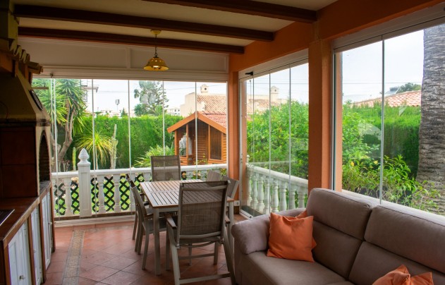 Reventa - Villa - Orihuela Costa - MUY CERCA DE LA PLAYA