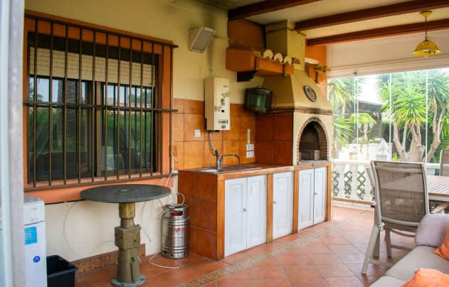 Reventa - Villa - Orihuela Costa - MUY CERCA DE LA PLAYA