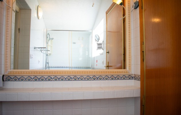 Reventa - Villa - Orihuela Costa - MUY CERCA DE LA PLAYA