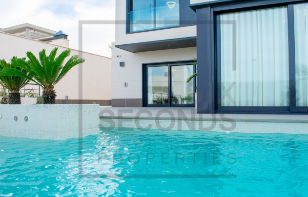 Herverkoop - Villa - San Miguel de Salinas - Urbanizaciones