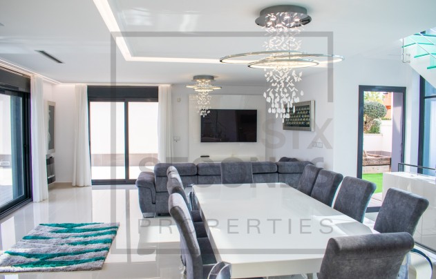 Herverkoop - Villa - San Miguel de Salinas - Urbanizaciones