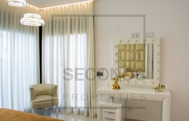 Herverkoop - Villa - San Miguel de Salinas - Urbanizaciones