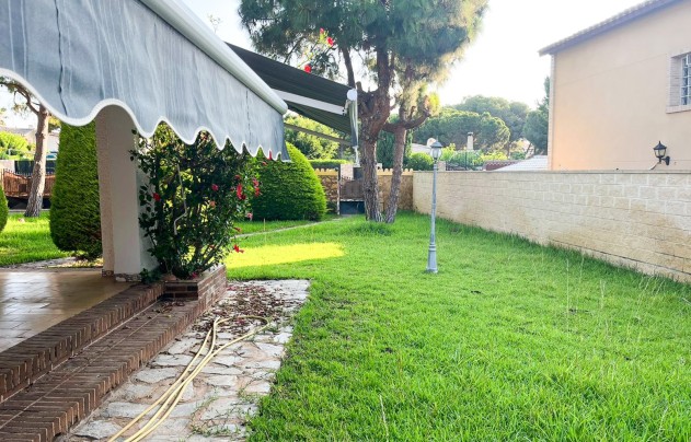 Resale - Villa - Orihuela Costa - Punta Prima