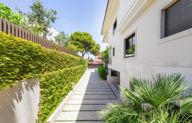 Resale - Villa - Alicante - Vistahermosa