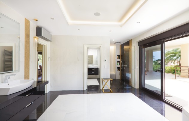 Resale - Villa - Alicante - Vistahermosa