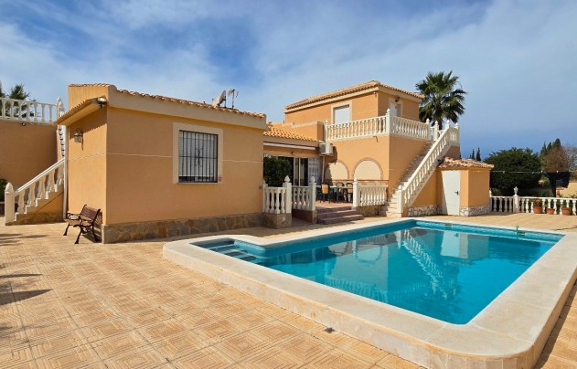 Resale - Villa - Torrevieja - El Chaparral