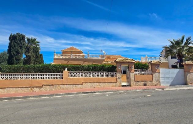Resale - Villa - Torrevieja - El Chaparral