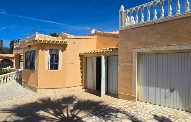 Resale - Villa - Torrevieja - El Chaparral