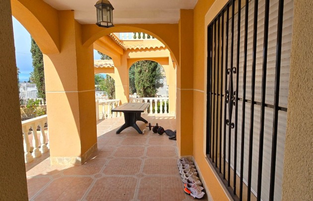 Resale - Villa - Torrevieja - El Chaparral