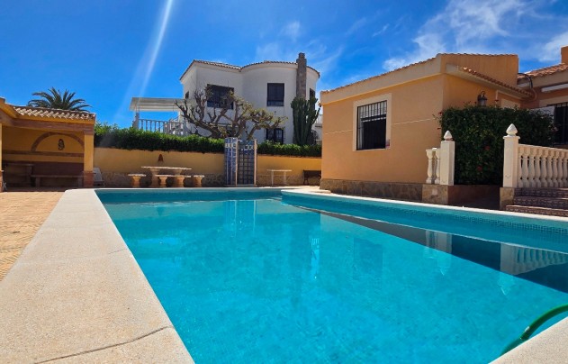 Resale - Villa - Torrevieja - El Chaparral